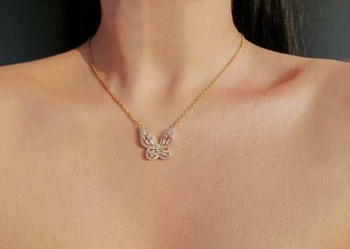 Colar com Pingente de Borboleta Banhado a ouro 24 Quilates