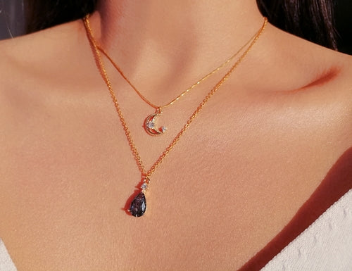Colar em Camadas com Lua Banhado a Ouro 18 Quilates